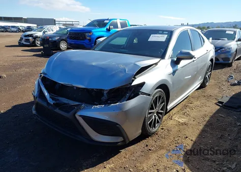 2022 Toyota Camry Se z USA, uszkodzony, nr VIN 4T1G11AKXNU667137